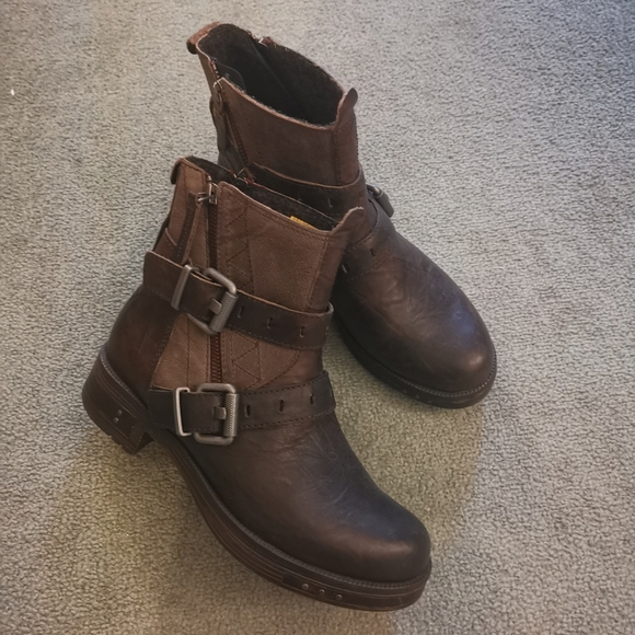 CAT/Caterpillar Women's Ankle Boots - Picture 2 of 6